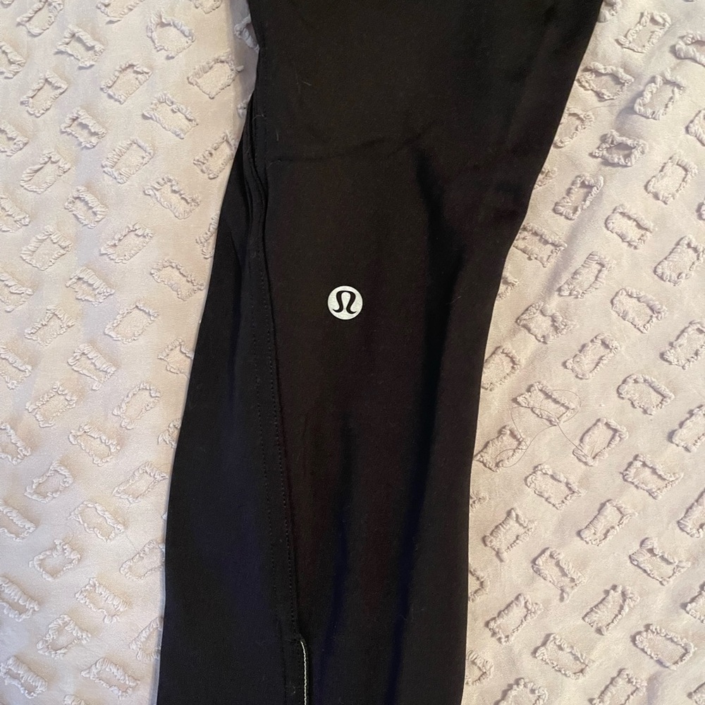 LULULEMON leggings size 6, winter style!